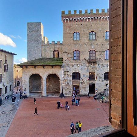 Sangi Studio Apartment - With Amazing View Of The Duomo San Gimignano Eksteriør bilde