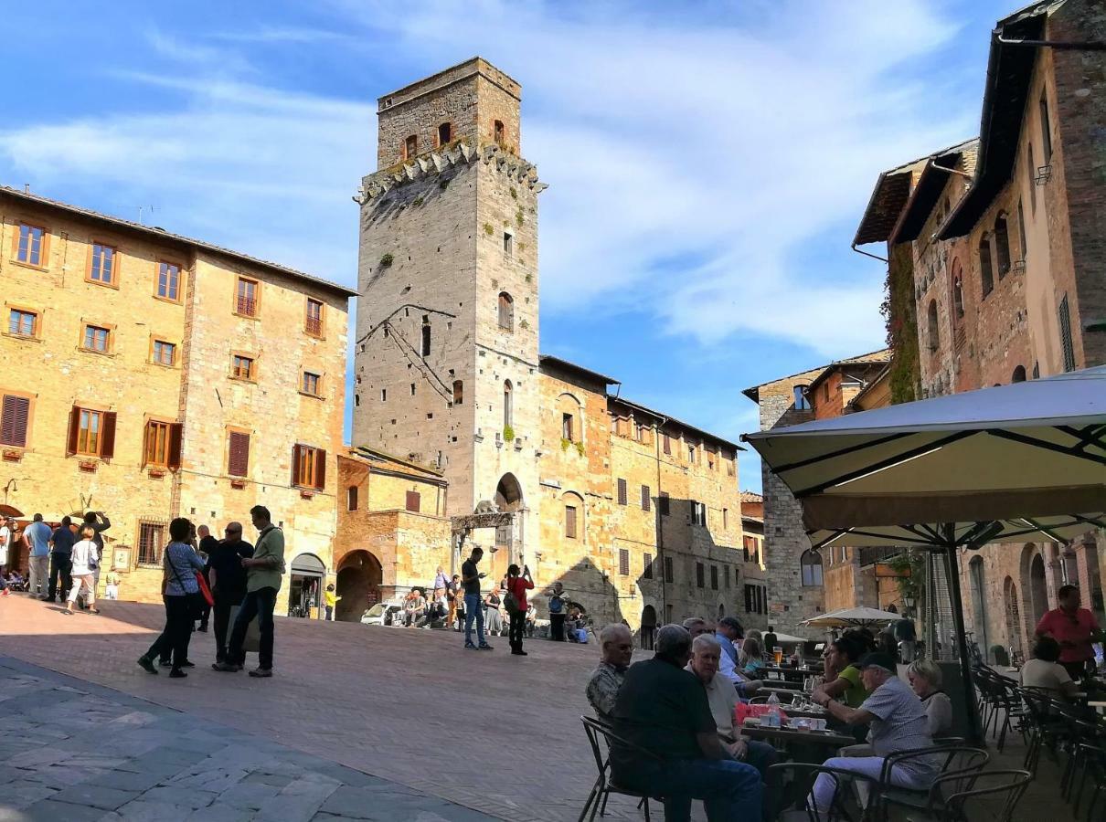 Sangi Studio Apartment - With Amazing View Of The Duomo San Gimignano Eksteriør bilde